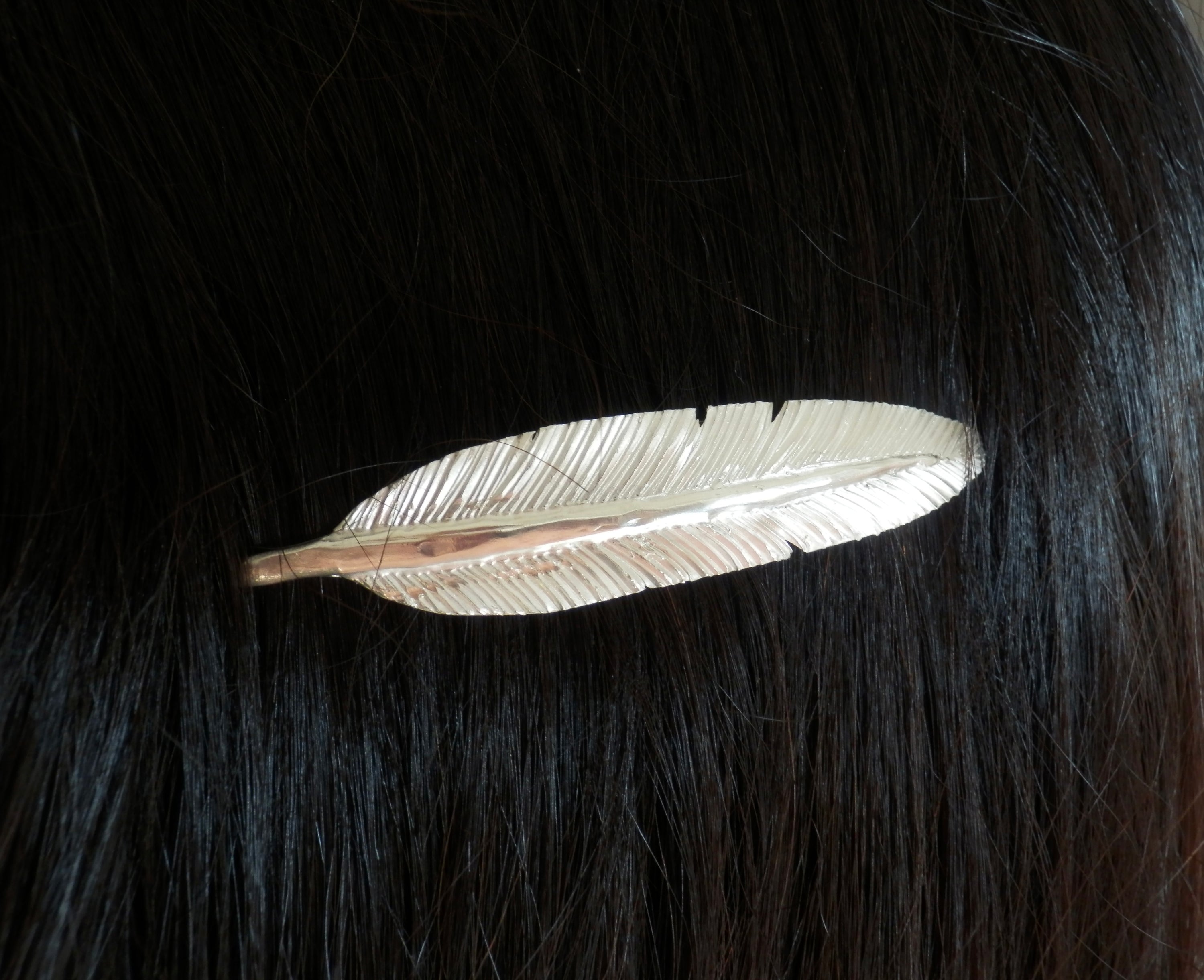 FEATHER HAIRCLIP • 23
