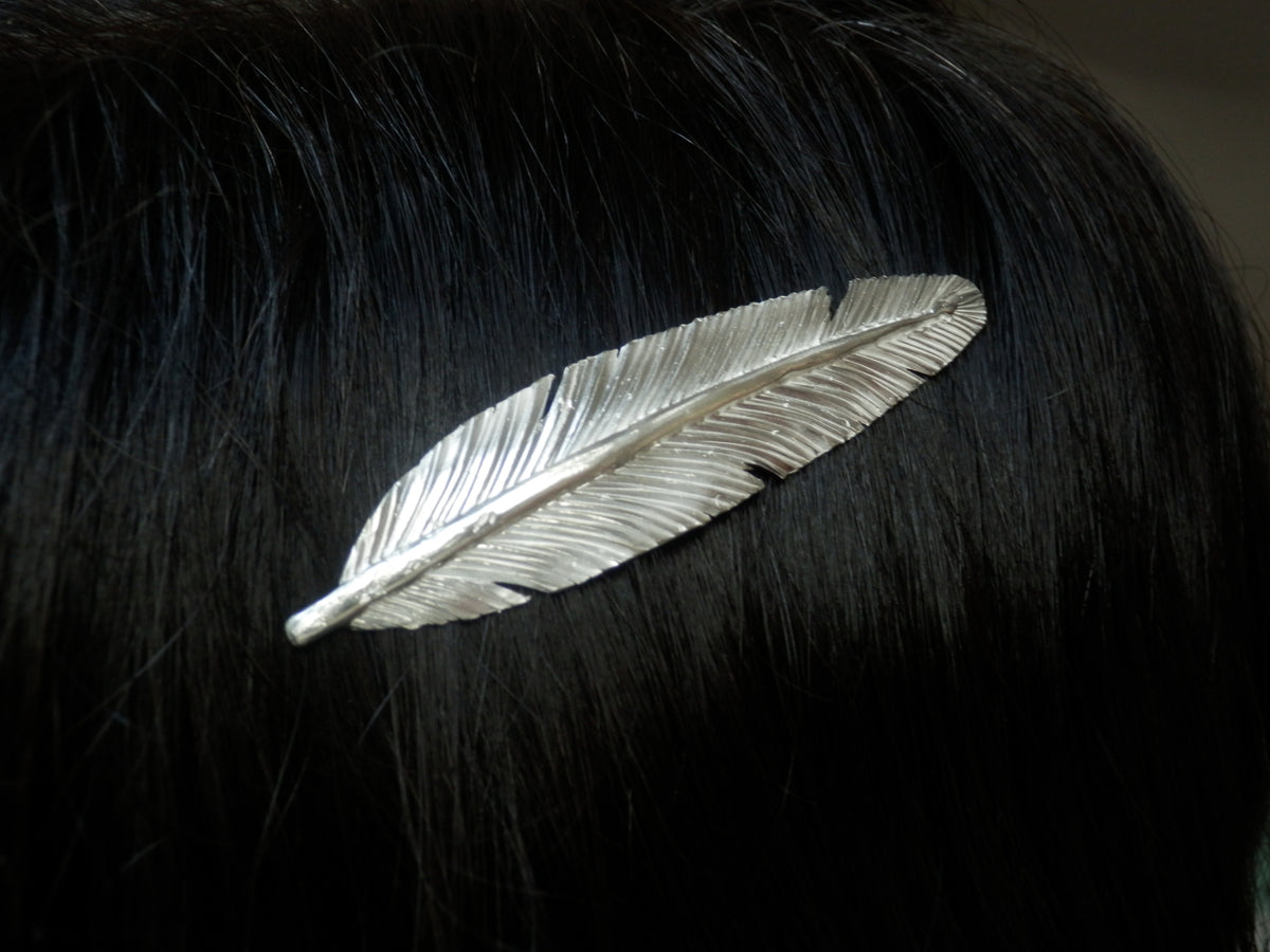 FEATHER HAIRCLIP • 27 [~7.5cm]