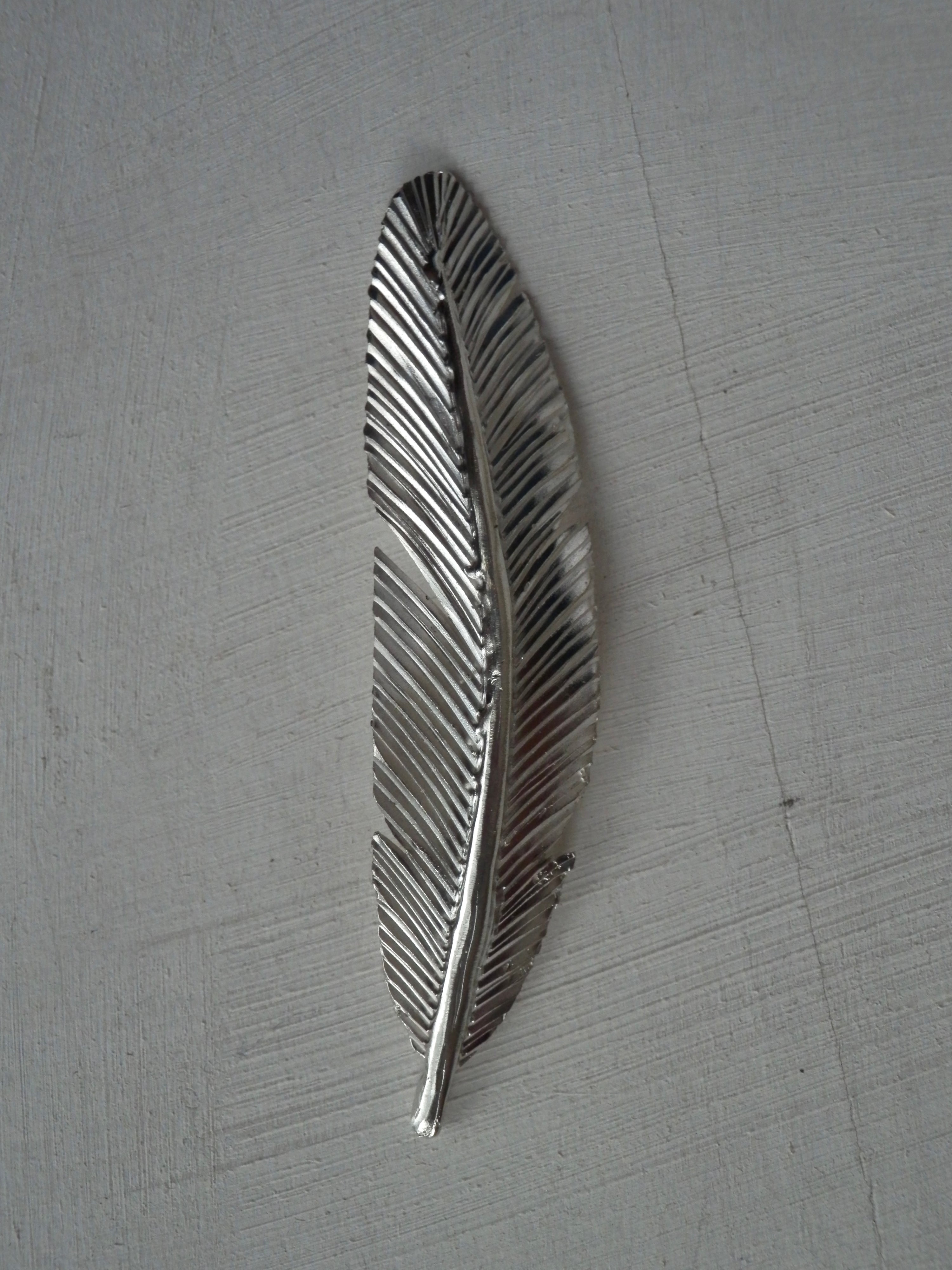 FEATHER HAIRCLIP • 28 [~7cm]