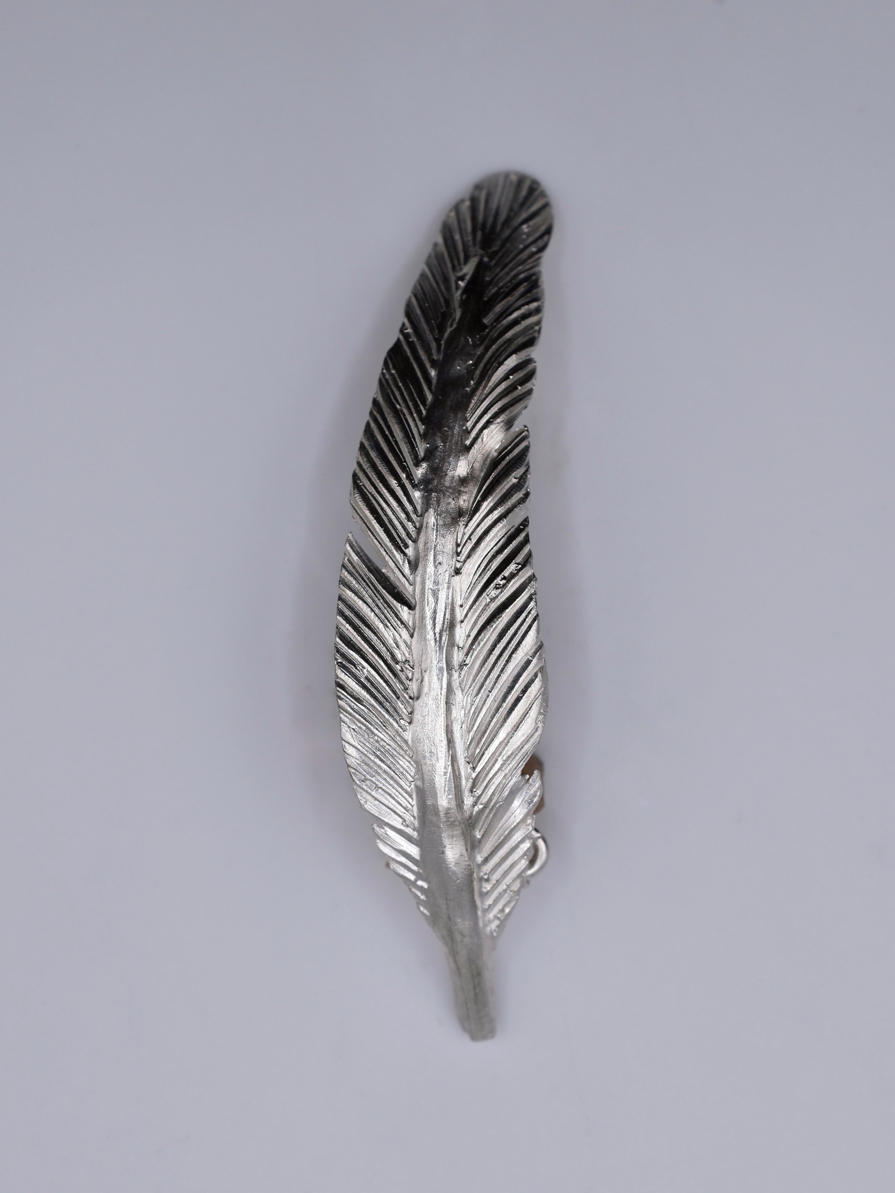 FEATHER HAIR CLIP •9