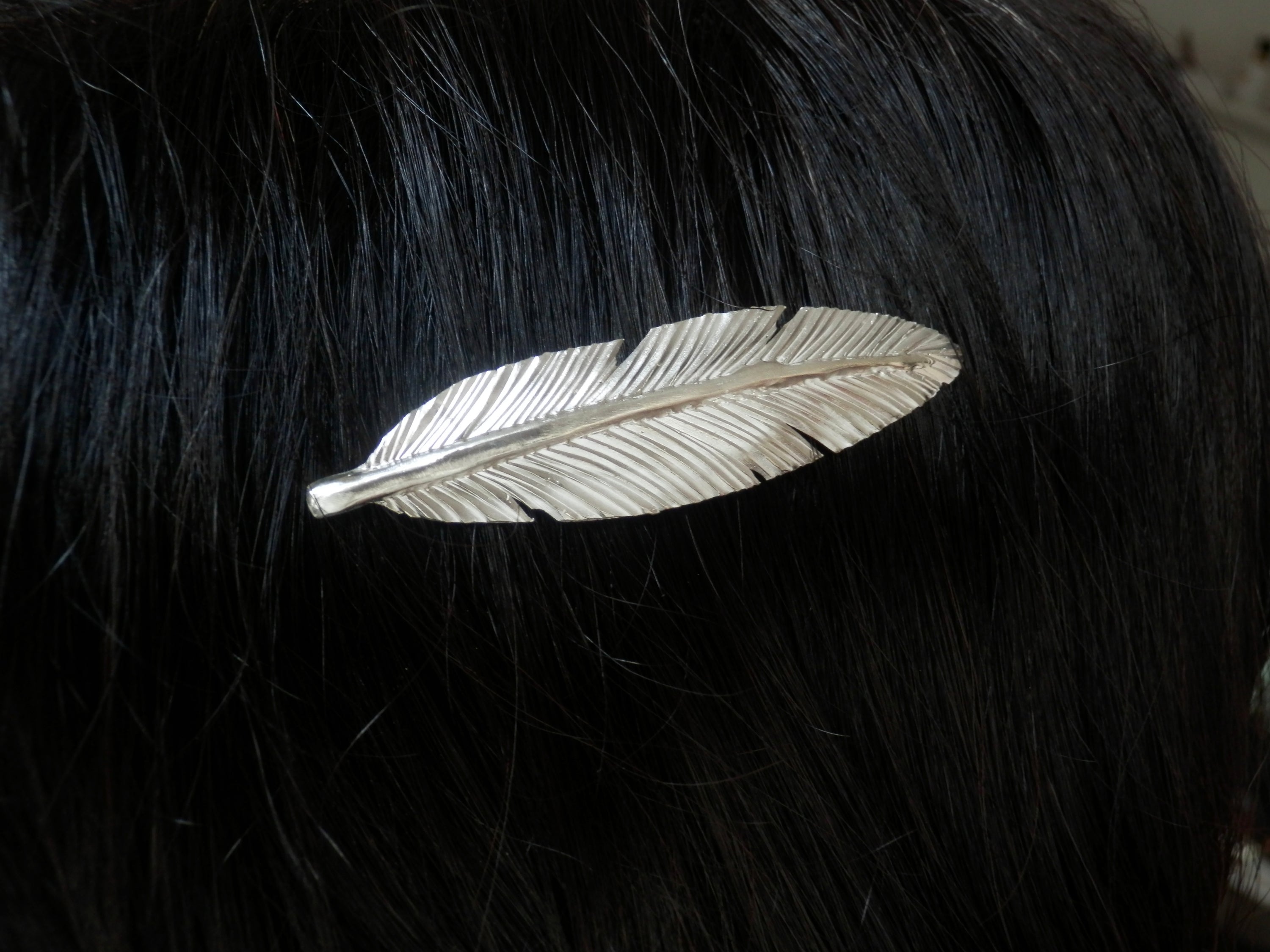 FEATHER HAIRCLIP • 29 [~6cm]