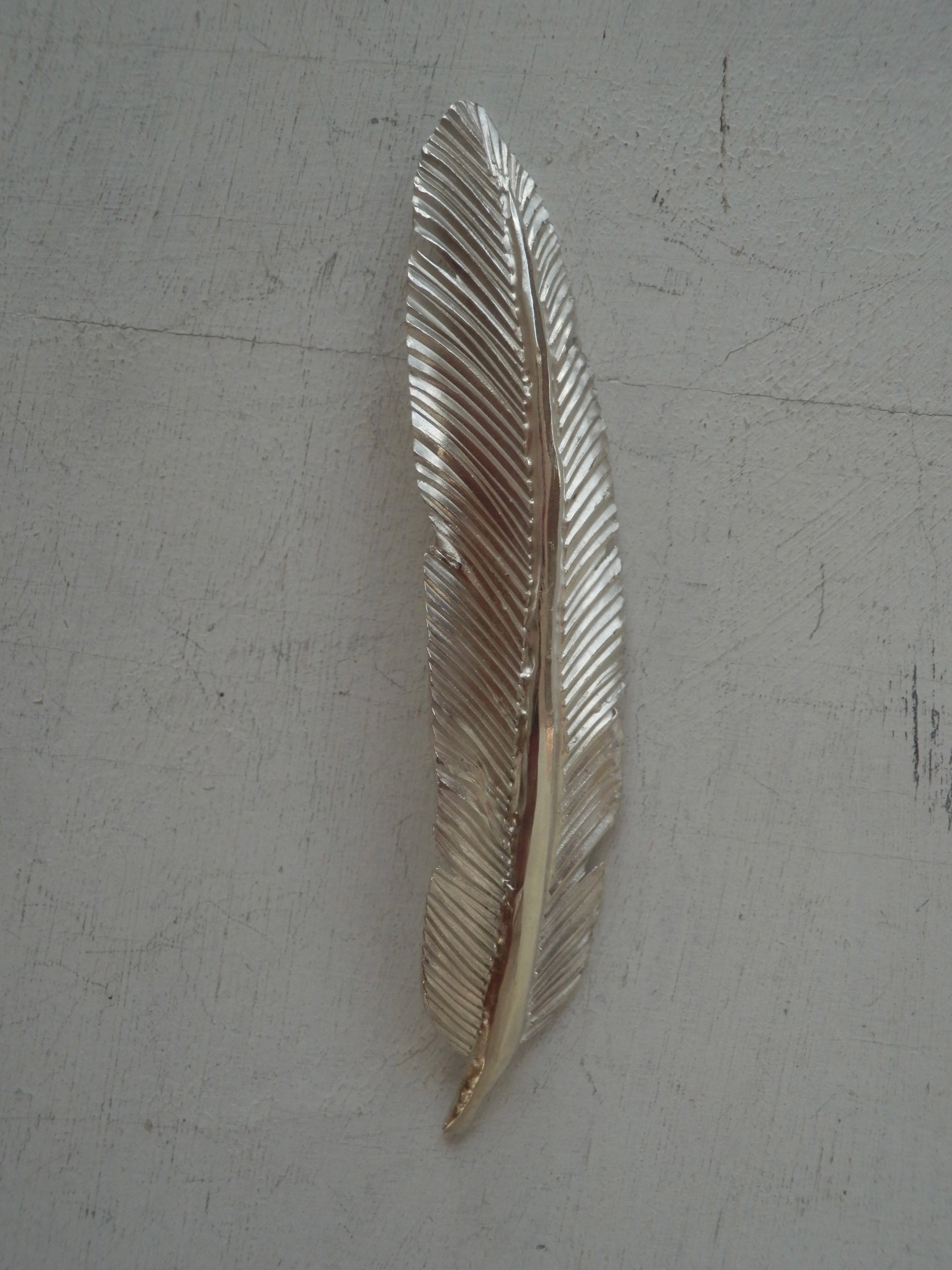FEATHER HAIRCLIP • 24