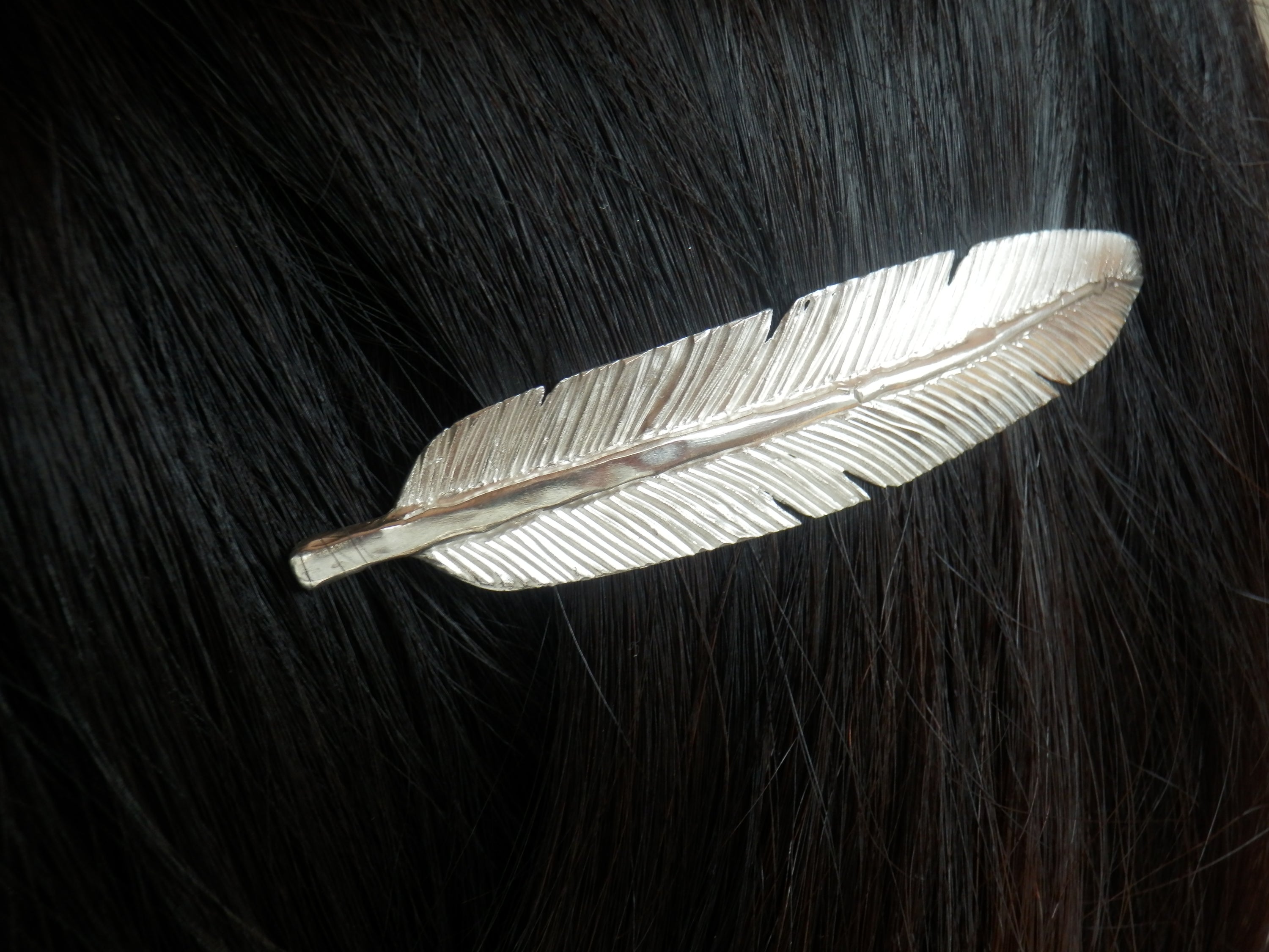 FEATHER HAIR PIN • 18