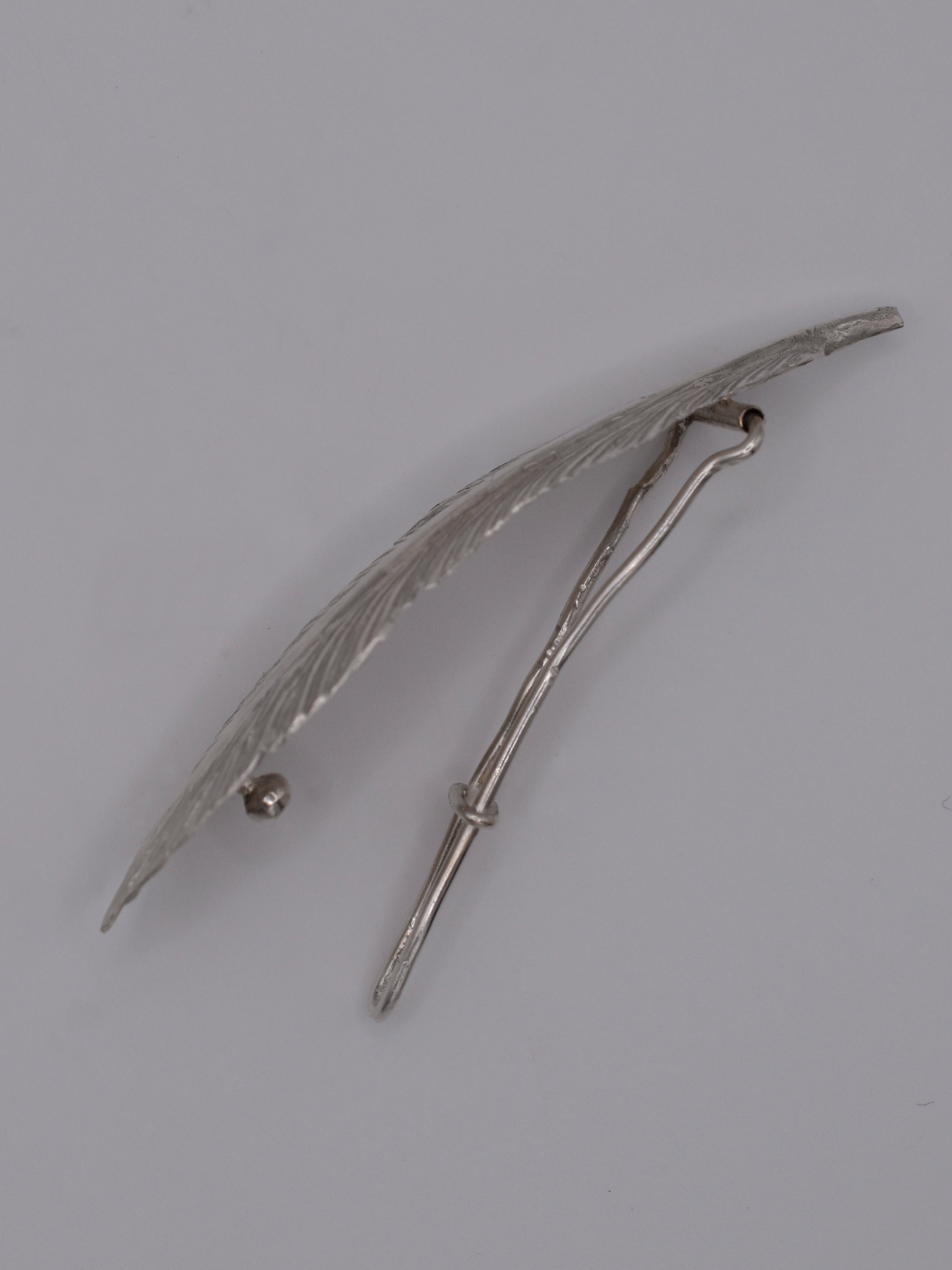 FEATHER HAIR CLIP •3