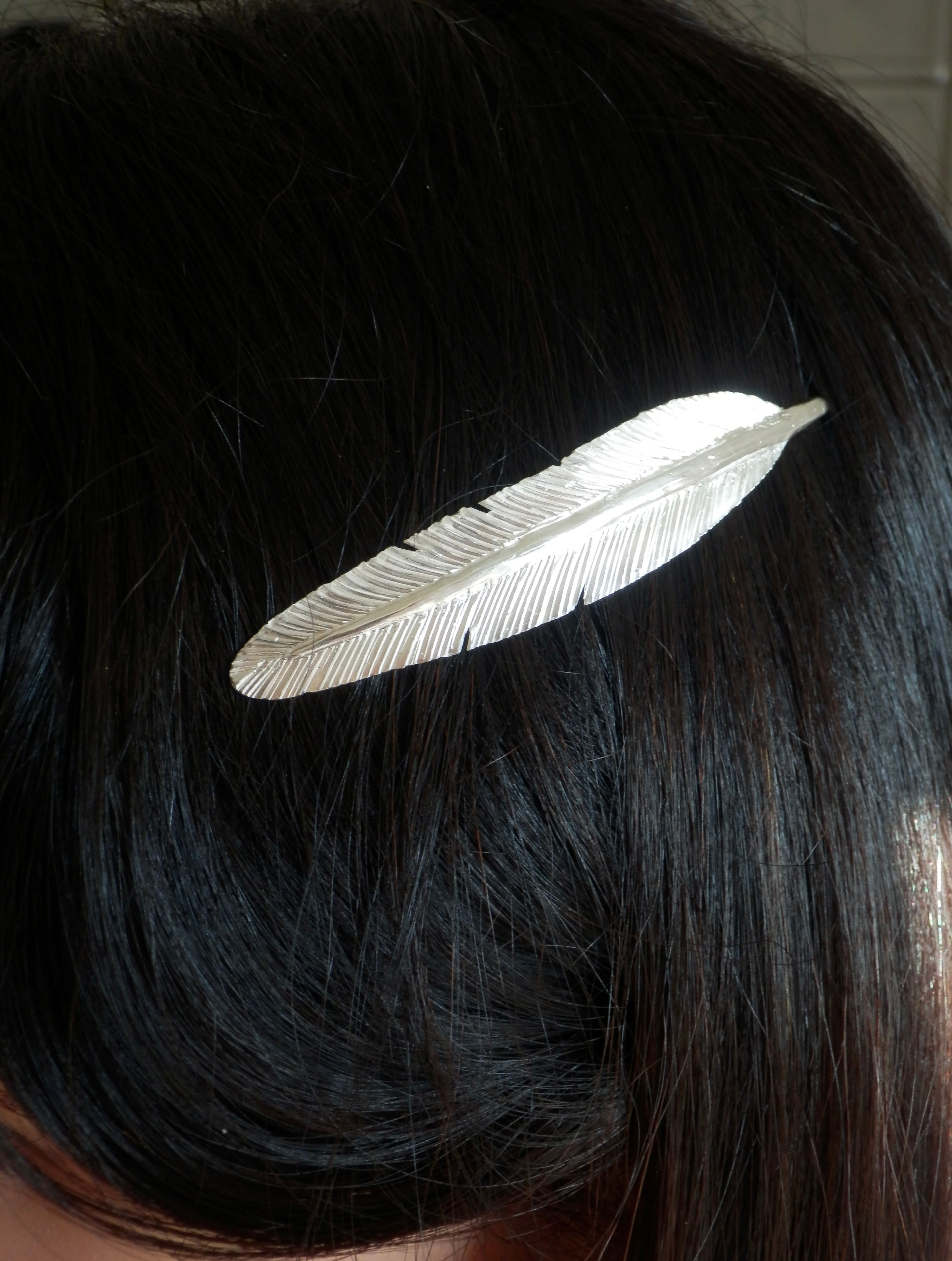 FEATHER HAIRCLIP • 22