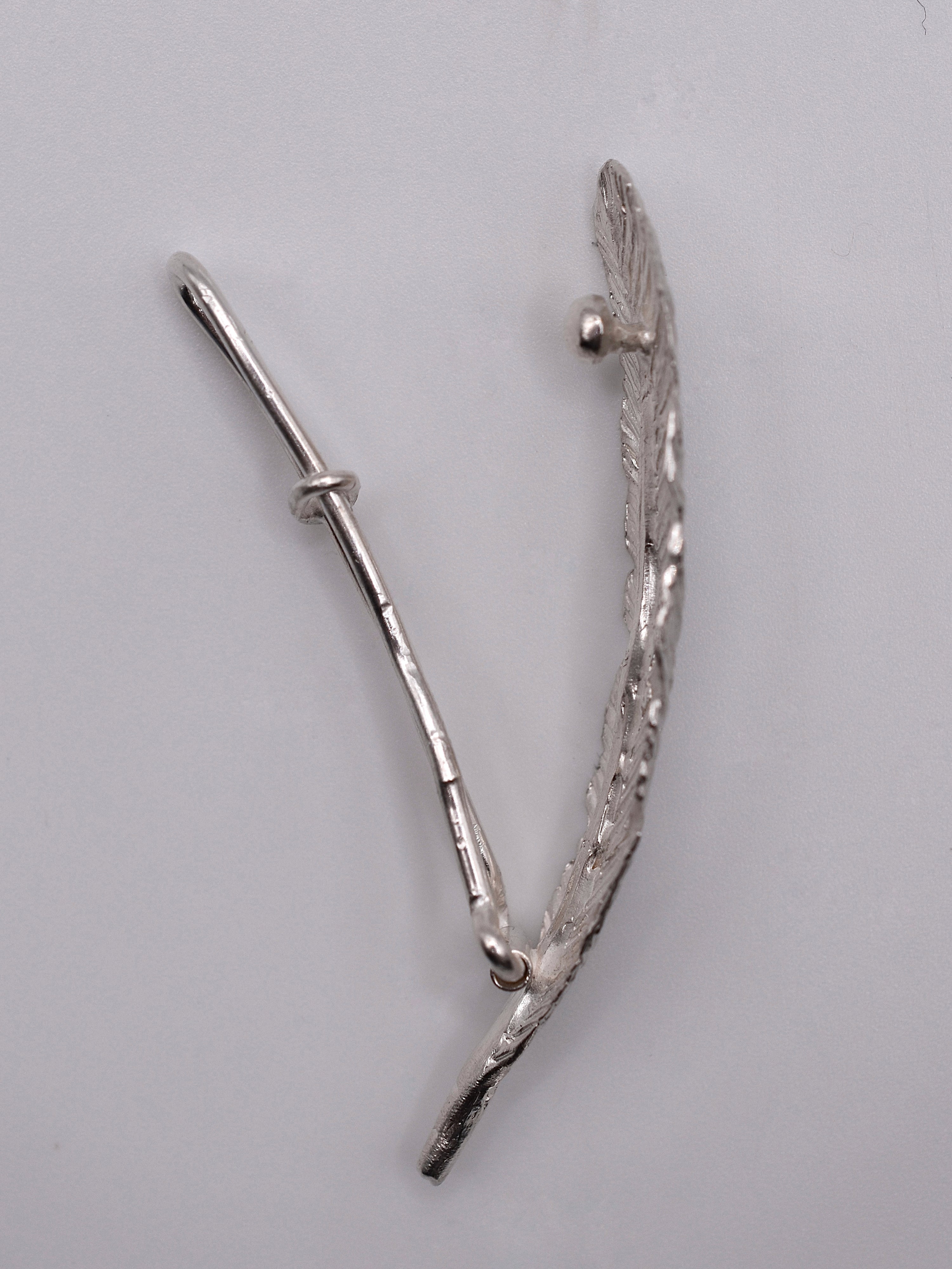 FEATHER HAIR CLIP • 10