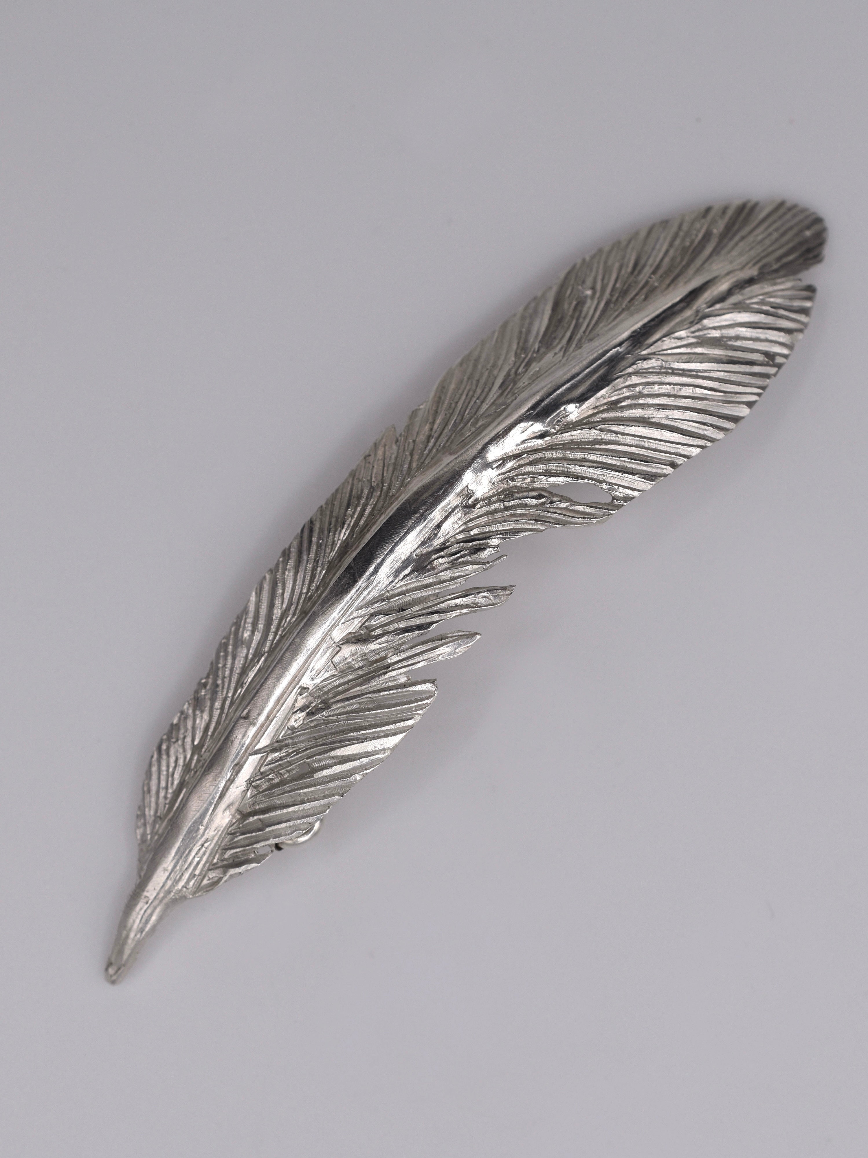 FEATHER HAIR CLIP •3