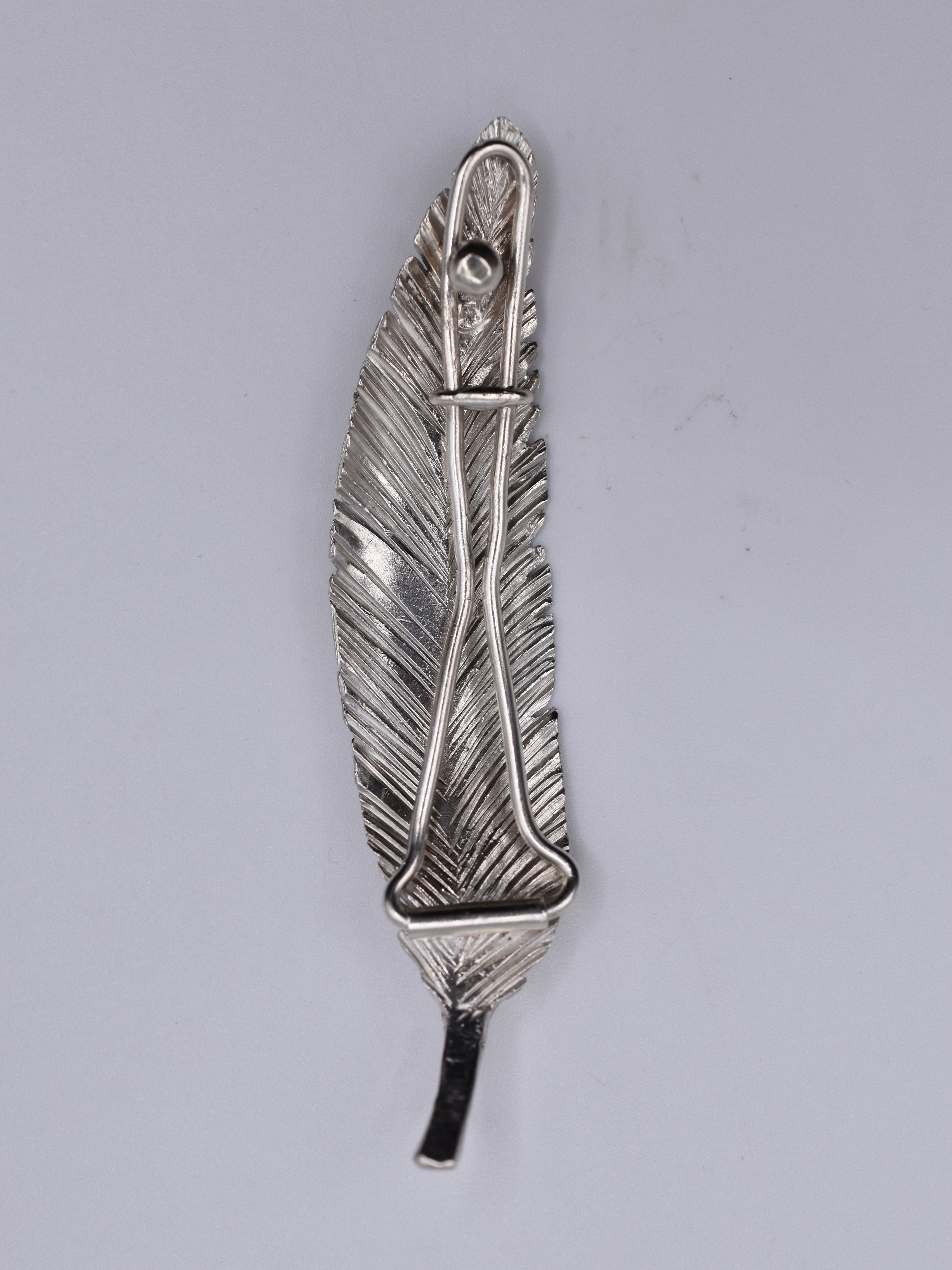 FEATHER HAIR CLIP • 15