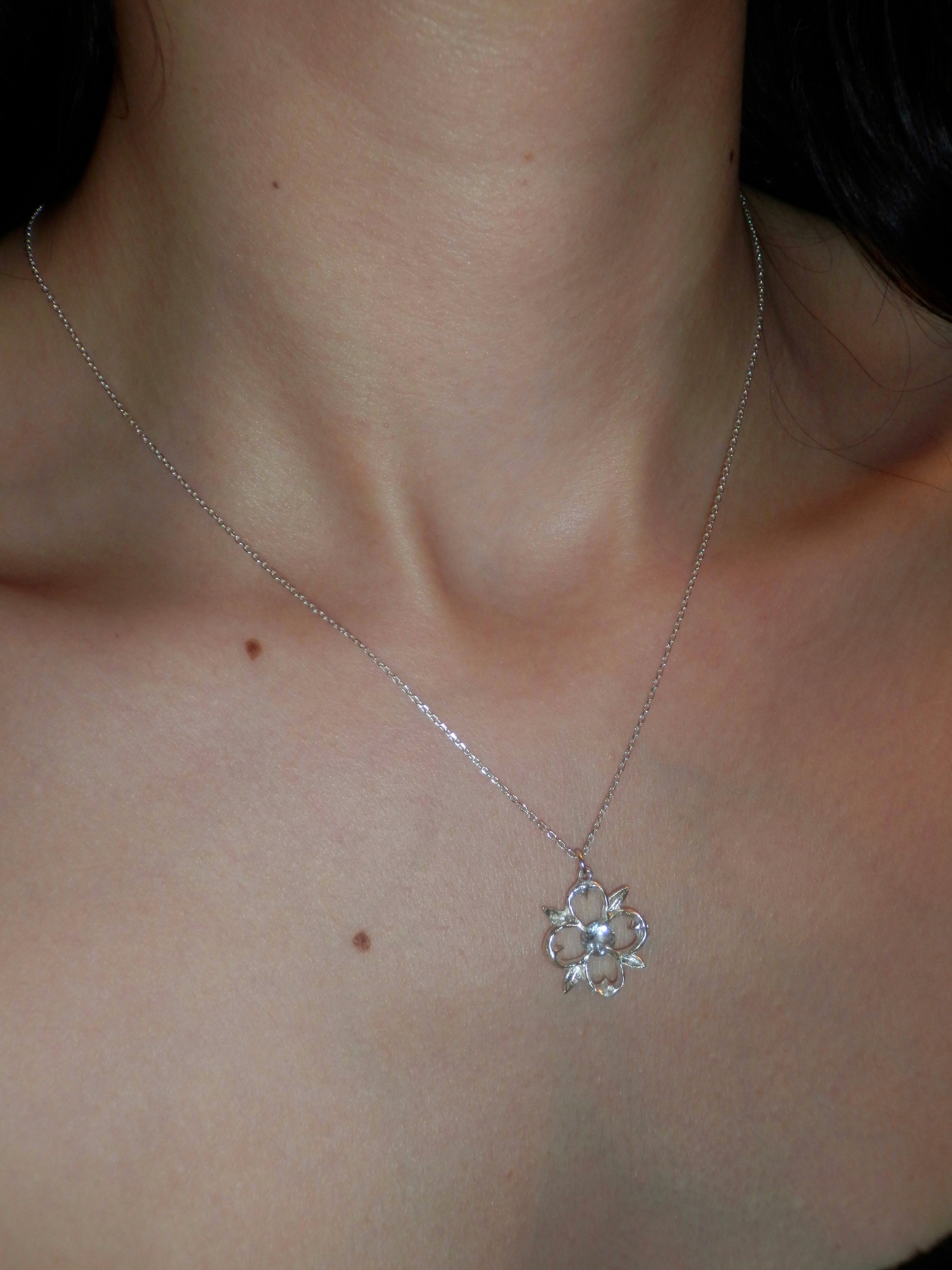 PETALS WITH CHAIN – MOIRA X MEL