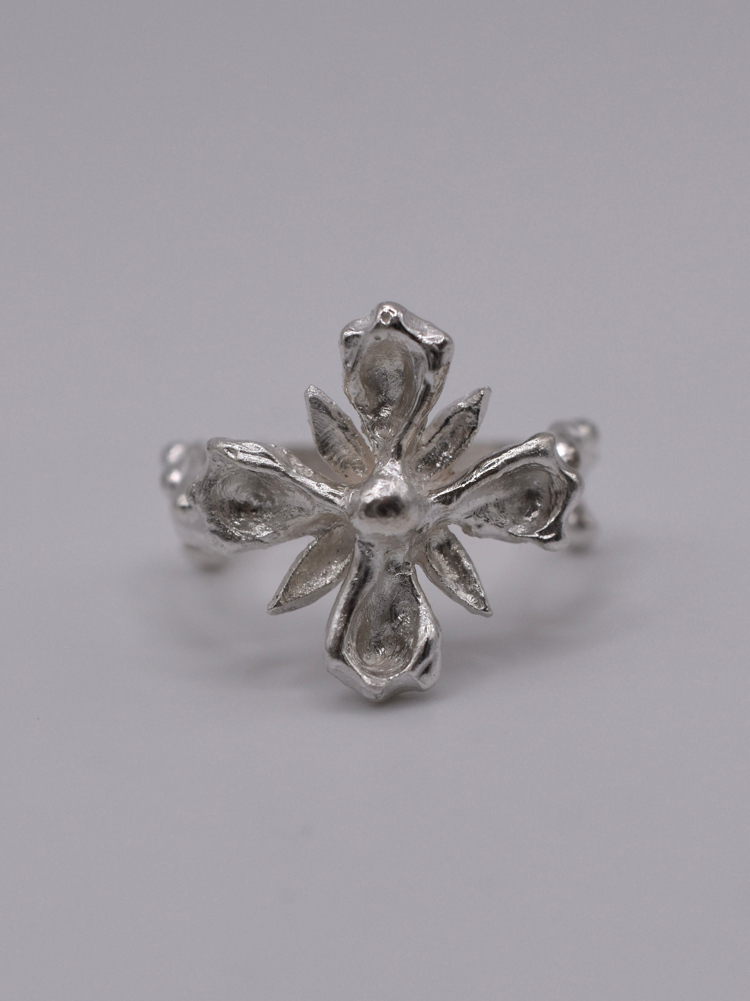 MOIRA X MEL シルバー フラワー リング MOIRA X MEL シルバー フラワー リング MOIRA X MEL シルバー