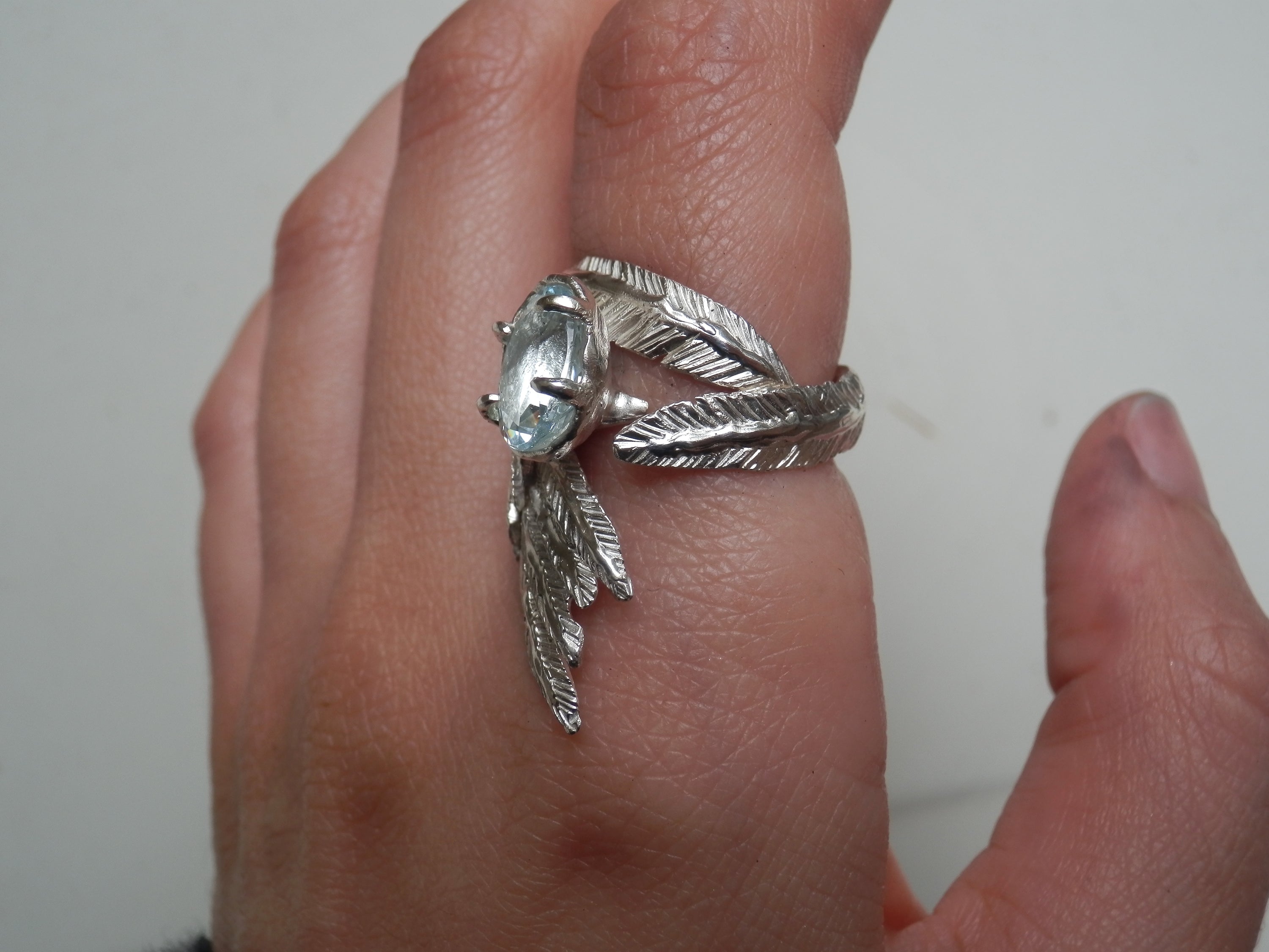 EYES, MIND, WING [2.14CT]