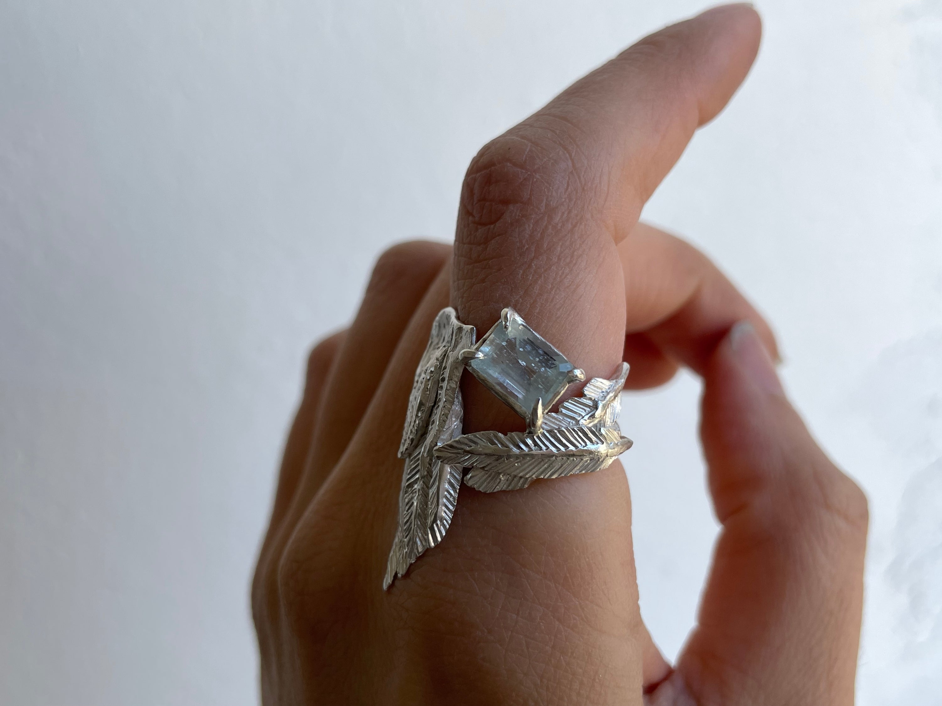 COVER ME, CARRY ME [1.57CT]