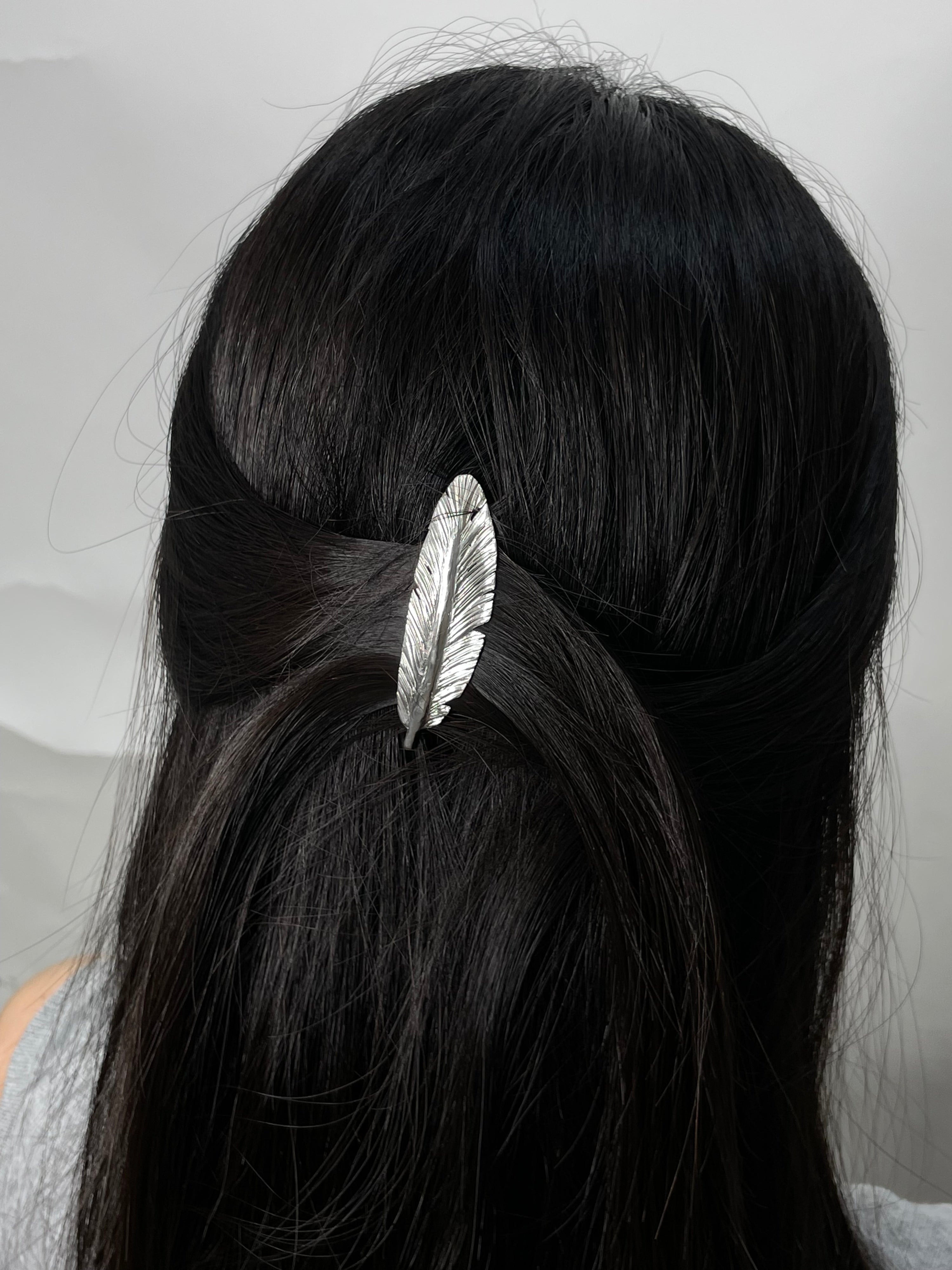 FEATHER HAIR CLIP •5
