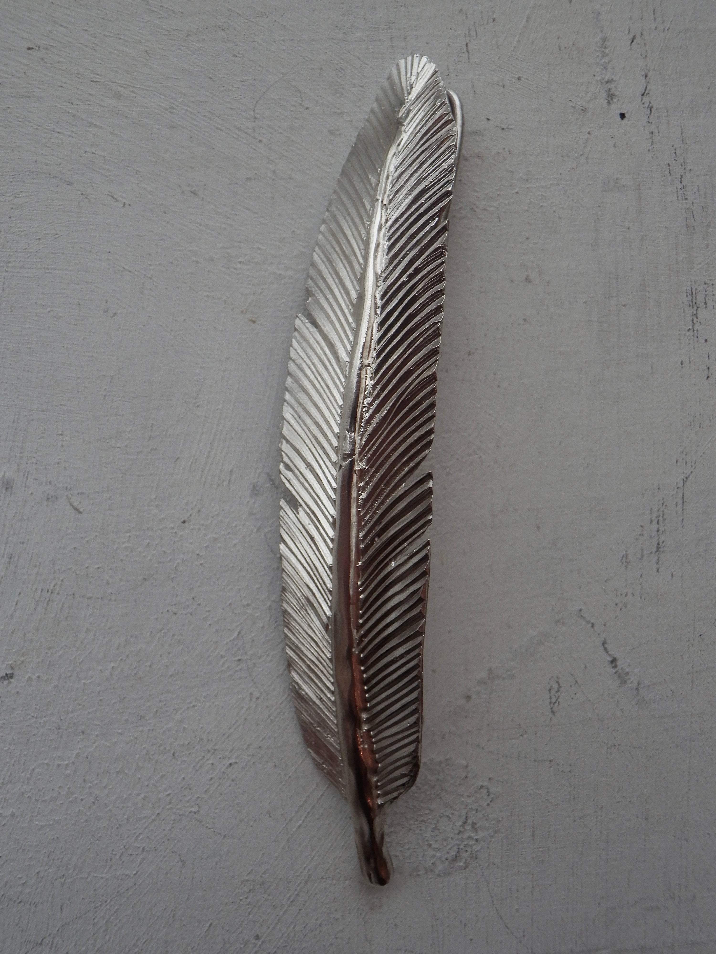 FEATHER HAIR PIN • 18